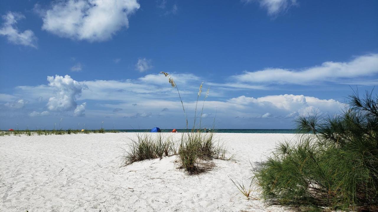 Nordvind Beach Resort Treasure Island Bagian luar foto